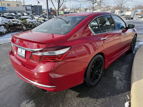 Used 2017 Honda Accord Sport image 11