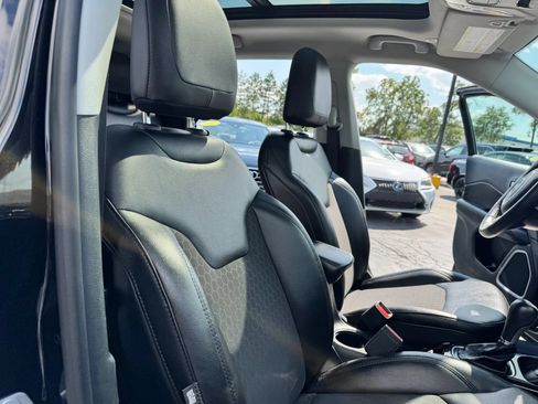 Used 2018 Jeep Compass Latitude w/ Popular Equipment Group AWD/4WD image 13