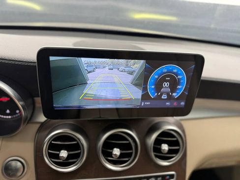 Used 2018 Mercedes-Benz GLC 300 4MATIC image 34