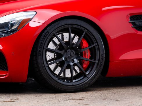 Used 2017 Mercedes-Benz AMG GT S w/ Exclusive Interior Package image 5