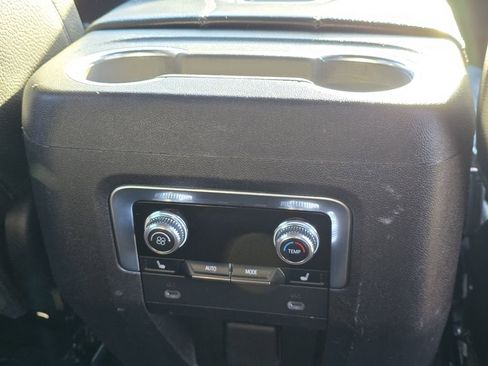 Used 2021 GMC Yukon Denali w/ Denali Premium Package image 26