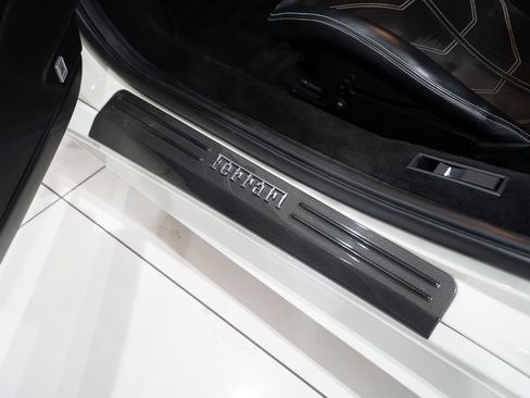Used 2013 Ferrari 458 Spider RWD image 11
