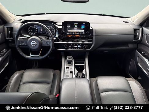 Certified 2022 Nissan Pathfinder SL w/ SL Premium Package FWD image 25