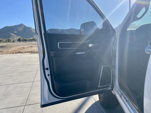 Used 2019 RAM 3500 Laramie image 10