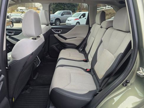 Used 2021 Subaru Forester Premium image 9