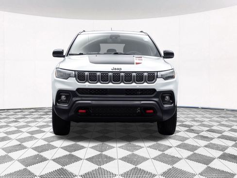 Used 2023 Jeep Compass Trailhawk w/ Trailhawk Convenience Group image 18