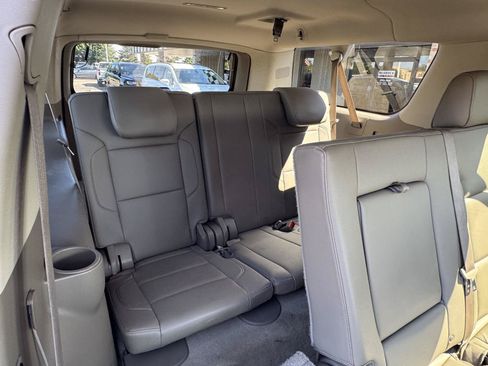 Used 2016 Chevrolet Suburban LT AWD/4WD image 33