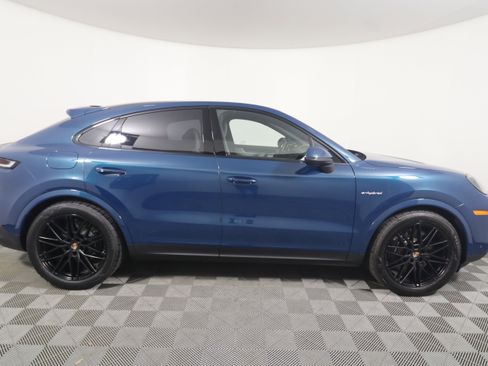 Used 2026 Porsche Cayenne E-Hybrid Coupe AWD/4WD image 8