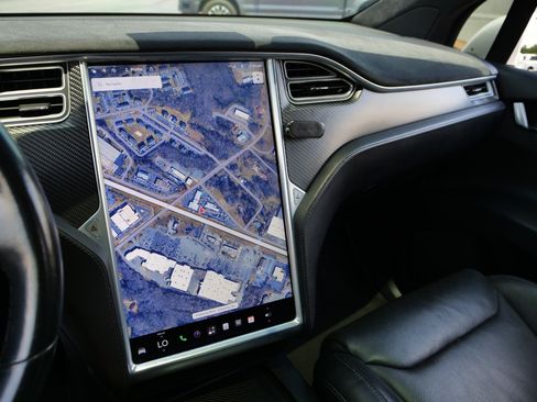 Used 2016 Tesla Model X 90D AWD/4WD image 11