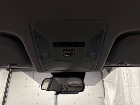 Used 2025 Toyota RAV4 LE AWD/4WD image 38