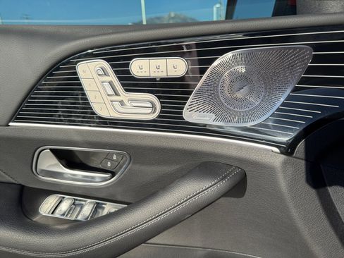 Used 2025 Mercedes-Benz GLS 450 4MATIC image 33