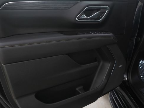 Used 2023 GMC Yukon XL SLT image 25