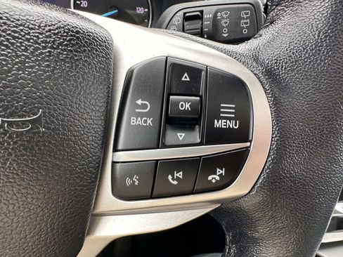 Used 2022 Ford Explorer XLT w/ Equipment Group 202A AWD/4WD image 19