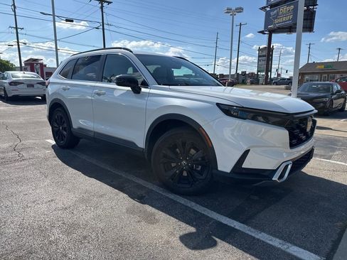 Used 2024 Honda CR-V Sport Touring image 2