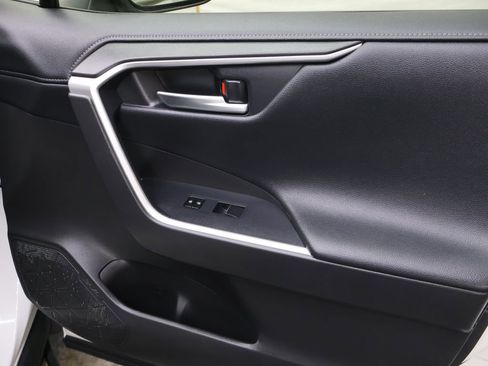 Used 2020 Toyota RAV4 Limited AWD/4WD image 12