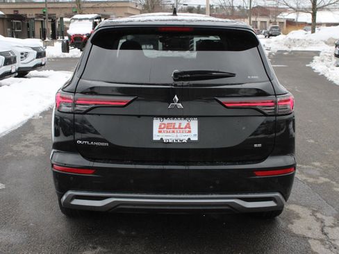 New 2026 Mitsubishi Outlander SE AWD/4WD image 6