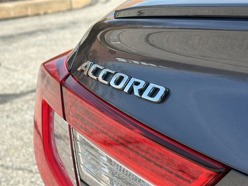 Used 2019 Honda Accord Sport image 10