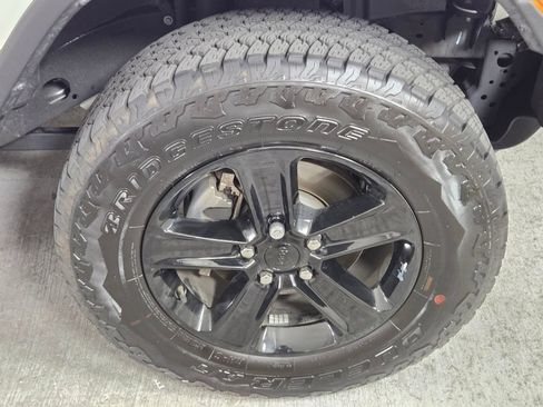 Used 2021 Jeep Wrangler Unlimited Sahara AWD/4WD image 11