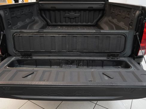 Used 2024 Chevrolet Colorado LT w/ LT Convenience Package II AWD/4WD image 10