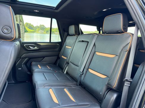 Used 2024 GMC Yukon AT4 w/ Technology Package AWD/4WD image 21