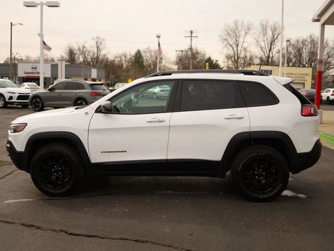 Used 2019 Jeep Cherokee Trailhawk AWD/4WD image 8
