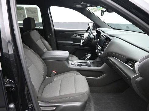 Used 2023 Chevrolet Traverse LT image 15
