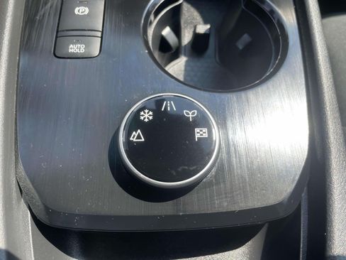 Used 2023 Nissan Rogue S AWD/4WD image 28