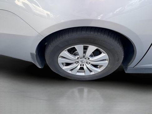 Used 2016 Honda Odyssey EX-L image 3