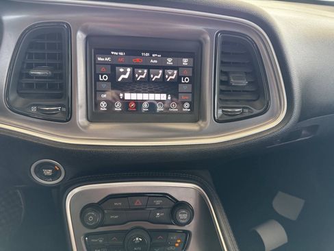 Used 2019 Dodge Challenger SXT AWD/4WD image 11