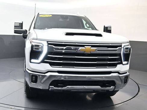 Used 2024 Chevrolet Silverado 2500 LTZ w/ LTZ Convenience Package AWD/4WD image 8
