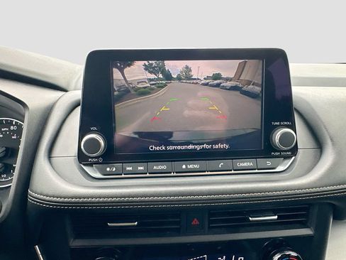 Certified 2025 Nissan Rogue SV FWD image 16