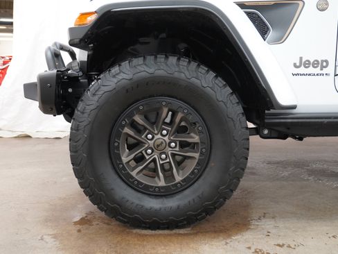 Used 2024 Jeep Wrangler Unlimited Rubicon 392 image 15