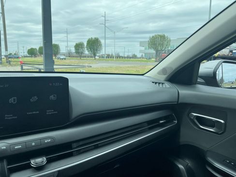 Used 2025 Kia K4 LXS image 34