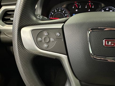 Certified 2023 GMC Acadia SLE w/ Driver Convenience Package image 8