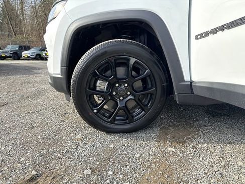 New 2026 Jeep Compass Latitude image 28