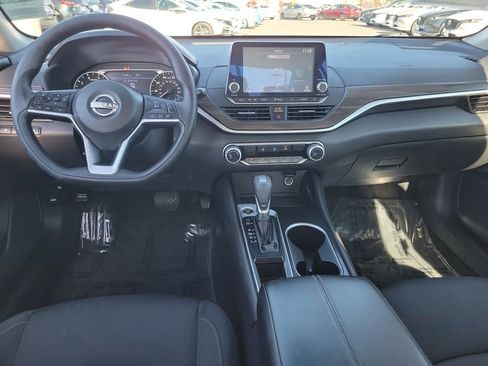 Used 2024 Nissan Altima 2.5 SV image 5
