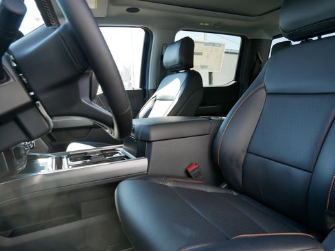 New 2026 Ford F350 Lariat w/ Black Appearance Package image 5