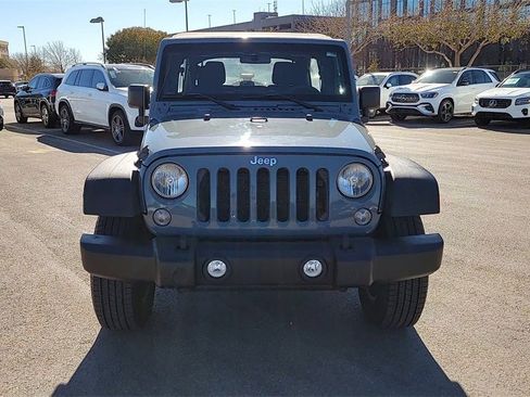 Used 2015 Jeep Wrangler Unlimited Sport image 3