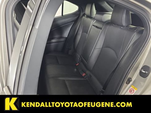 Used 2019 Lexus UX 200 FWD image 26