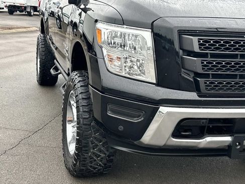 Used 2021 Nissan Titan SV w/ SV Convenience Package AWD/4WD image 12