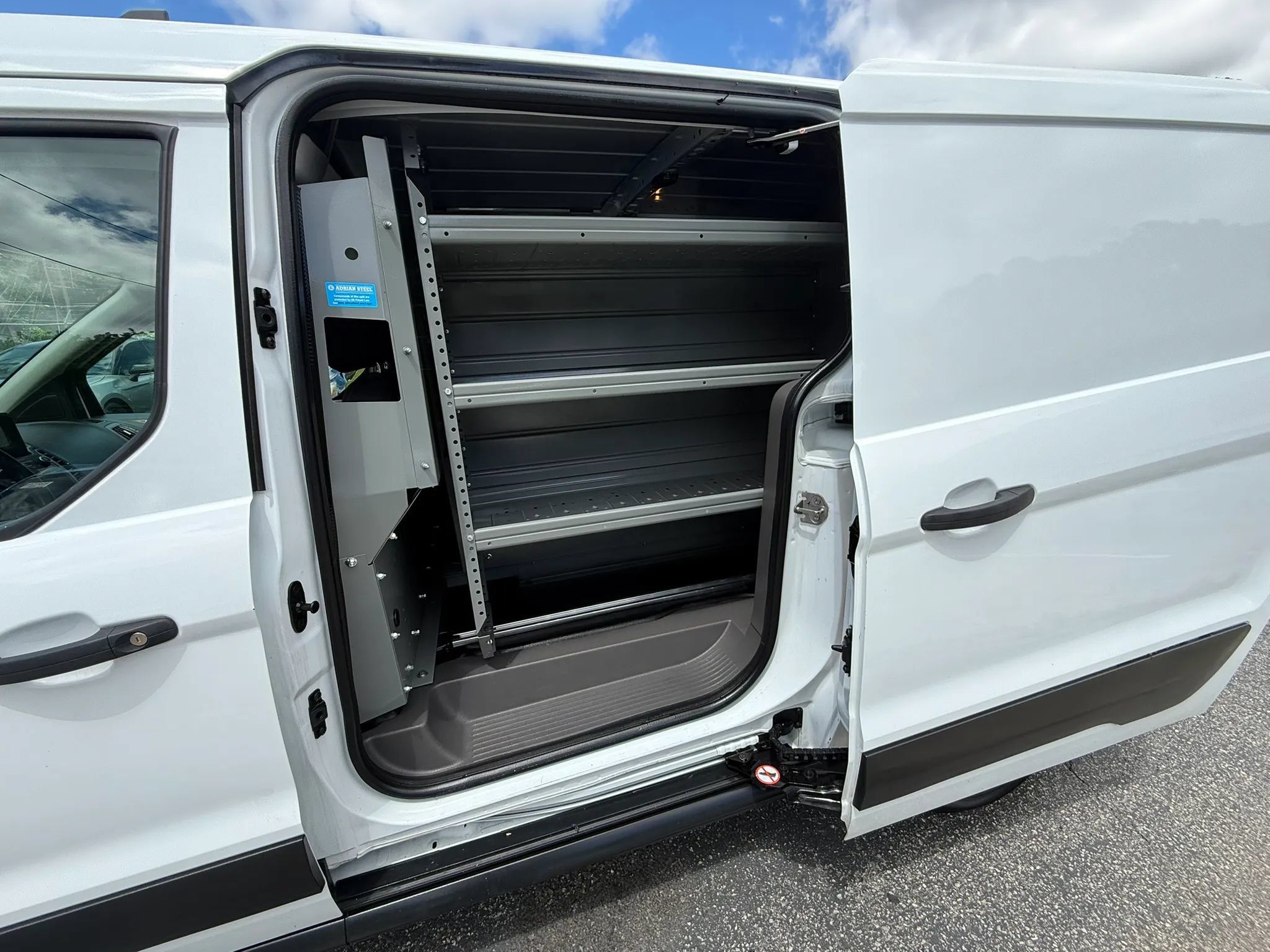 Used 2022 Ford Transit Connect XLT FWD image 15