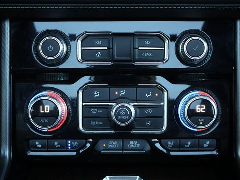 Certified 2024 GMC Yukon Denali Ultimate w/ LPO, Floor Liner Package AWD/4WD image 22