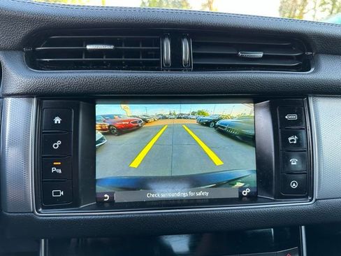 Used 2017 Jaguar XF Prestige AWD/4WD image 20