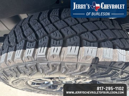 Used 2026 Chevrolet Silverado 1500 ZR2 AWD/4WD image 9