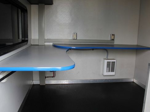 Used 2016 Chevrolet Express 4500 Extended image 31