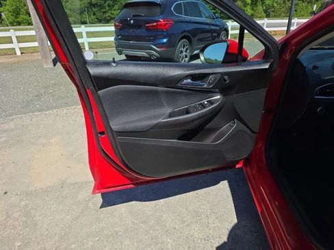 Used 2017 Chevrolet Cruze LS image 32