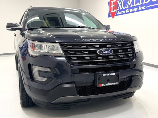 Used 2017 Ford Explorer XLT w/ Equipment Group 202A AWD/4WD image 5