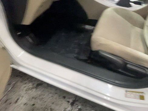 Used 2013 Honda Accord LX image 31