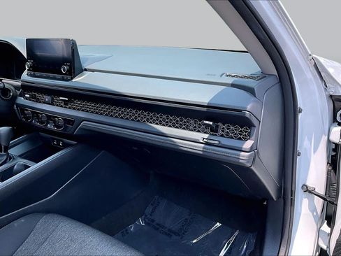 Used 2023 Honda Accord EX image 18