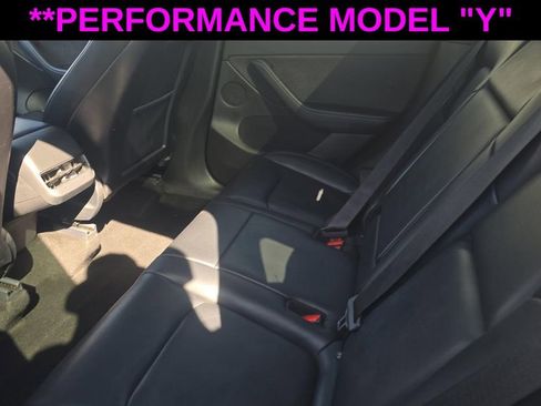 Used 2022 Tesla Model Y Performance image 14